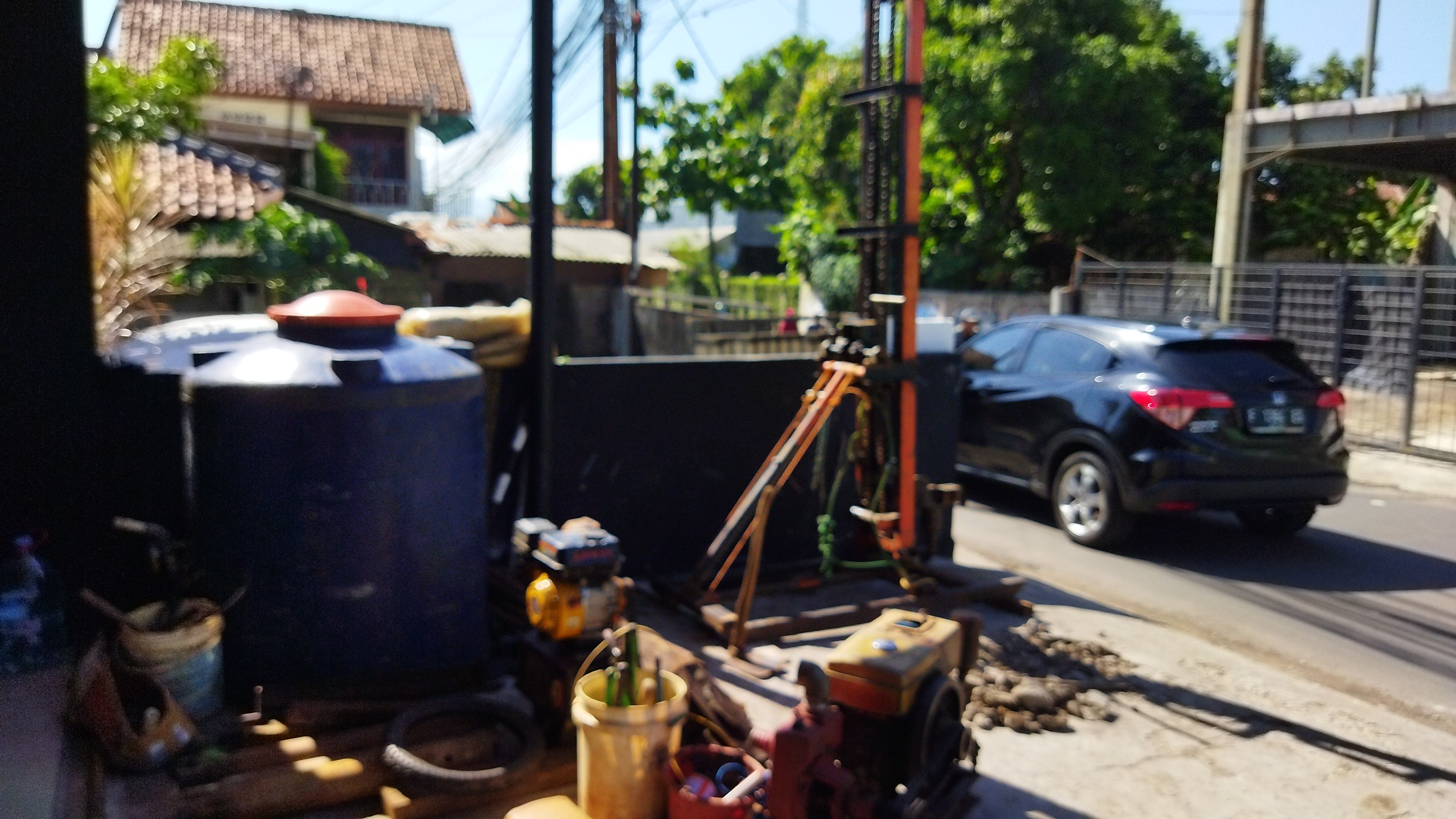 Bor sumur di Chuck n Whiz, kota Bogor